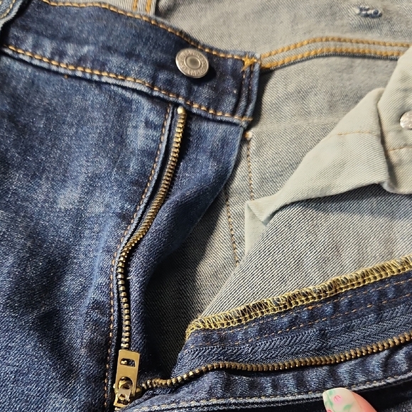 Medium Wash Men's Blue Jeans - Picture 2 of 7